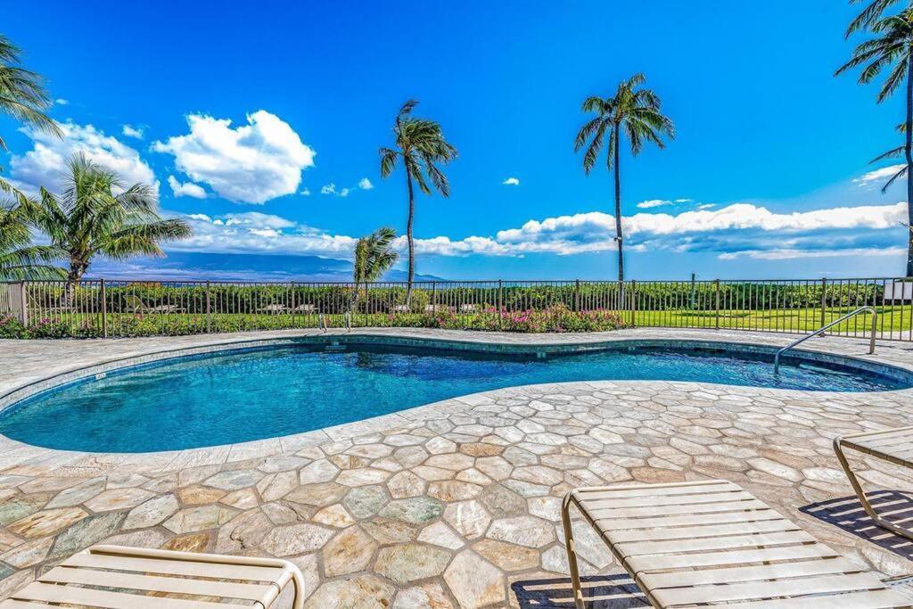 Stunning Maui Direct Ocean Front On The Beach, Walk To Beach From Condo, Watch Turtles, Whales, Ac In All Rooms Ocean View Pool And Spa Wailuku Exterior foto